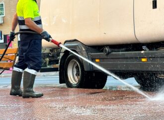 Alcalá refuerza las limpiezas intensivas en el Distrito IV para mejorar la calidad de vida vecinal