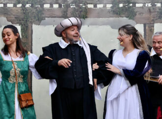 El Teatro TIA volvió a representar «Lo que el Quijote no Cuenta» en la Antigua Hospedería de Estudiantes