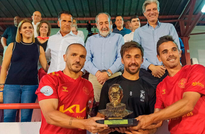 La RSD Alcalá se llevó el Trofeo Cervantes de Ferias tras vencer 2-0 al Salamanca UDS