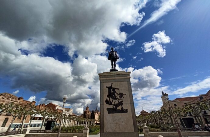 9 de octubre, festivo en Alcalá: la ciudad se echa a la calle para celebrar el aniversario del bautismo de Miguel de Cervantes