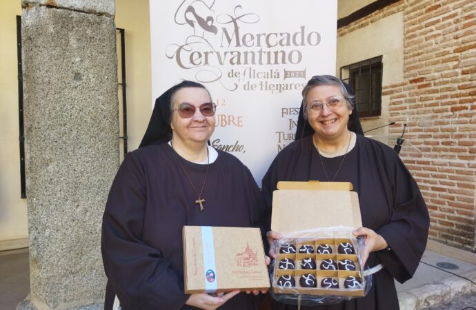 Los «Sueños de Cisneros», el nuevo dulce de las «falsas monjas» del Mercado Cervantino de Alcalá de Henares