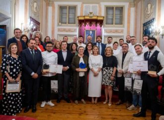 El restaurante Mesa 12 gana el Certamen Alcalá Gastronómica y Pepa Muñoz recoge el Premio Cervantes Gastronómico