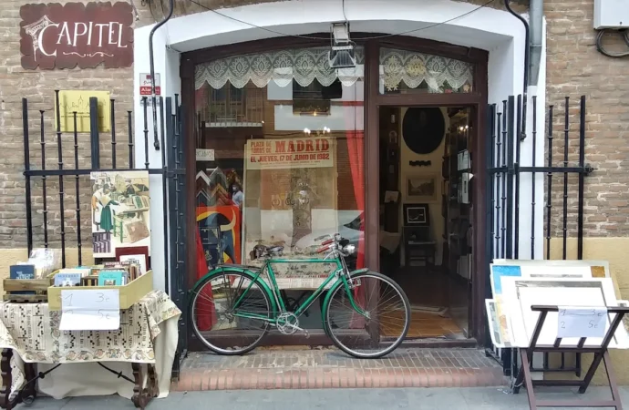 Mercadillo y presentación de libro, este fin de semana, en la Librería Capitel de Alcalá de Henares