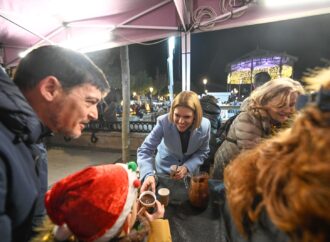 Alcalá estrenó su Navidad con chocolatada, pregón, encendido de luces y recital de villancicos