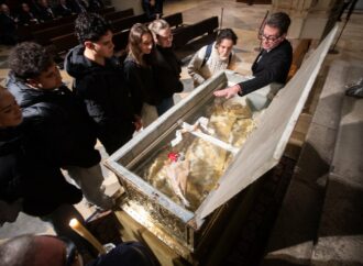 «La momia» de San Diego de Alcalá volvió a exhibirse en la Catedral en su festividad: sólo se hace una vez al año