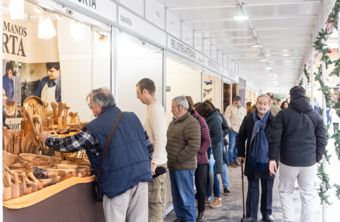 Abierta la Feria Navideña del Regalo Artesano en la Plaza de Santo Domingo de Guadalajara