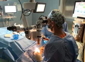 El Hospital de Alcalá realiza cirugía de cataratas en los dos ojos de forma simultánea