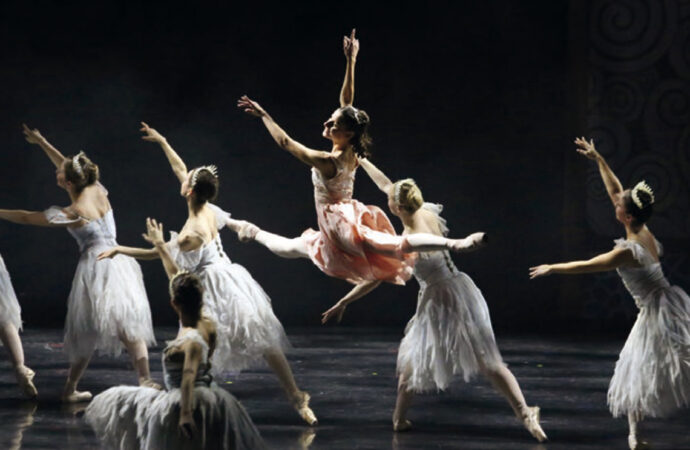 “El Cascanueces”, concierto solidario contra la ELA y “Estoy solo en casa”, este fin de semana en el Teatro Municipal de Torrejón