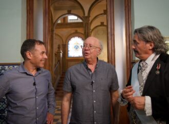 La escalera monumental de Escolapias de Alcalá, protagonista este viernes en el programa «Madrileños por la Historia» de Telemadrid