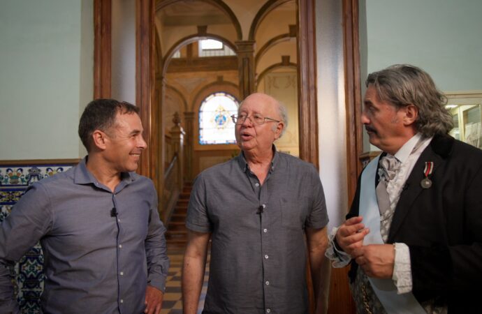 La escalera monumental de Escolapias de Alcalá, protagonista este viernes en el programa «Madrileños por la Historia» de Telemadrid