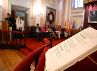 Fiesta de la Constitución Española en Alcalá: lectura pública a cargo de alumnos de varios centros educativos