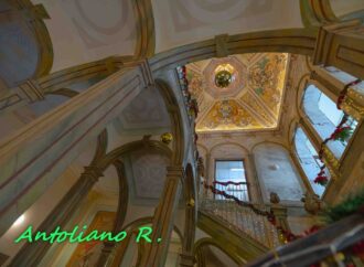 Programa de espectáculos de Navidad en diciembre en la Escalera Monumental de Escolapios en Alcalá