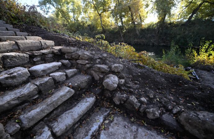 El Ayuntamiento de Alcalá restaura la Fuente de la Salud en el Juncal