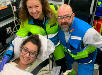 Una vecina de Alcalá ayuda en un parto en casa con apoyo telefónico del SUMMA 112