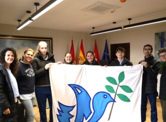 Día de la Paz en Alcalá: el acto de las Escolapios se celebró a cubierto con la presencia de la alcaldesa