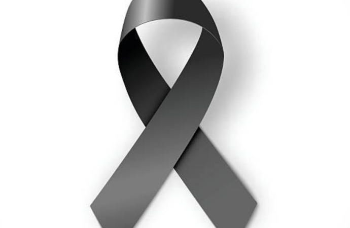 Minuto de silencio en el Corredor del Henares por las víctimas del accidente de tren en Córdoba