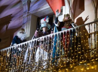 Vídeo Cabalgata de Reyes de Alcalá 2026: ¿Quién ganará el Concurso de Carrozas y Comparsas?