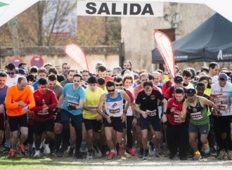 El ‘Cross Escolar del Distrito I’ de Alcalá reunió junto a las murallas a niños y familias
