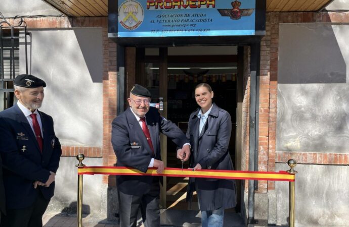 Nueva sede de la asociación de ayuda a los veteranos paracaidistas en la antigua Farmacia Militar de Alcalá