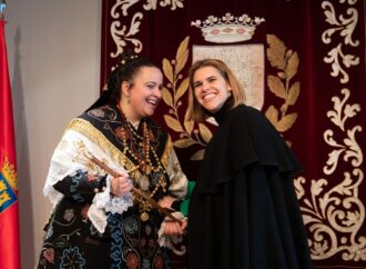 La alcaldesa de Alcalá, Judith Piquet, cedió su bastón de mando por Santa Águeda