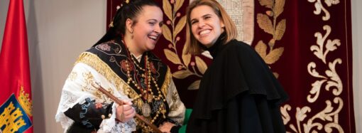 La alcaldesa de Alcalá, Judith Piquet, cedió su bastón de mando por Santa Águeda