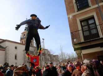 Carnaval 2026 en Alcalá: el «pelele» volvió a ser manteado según la tradición