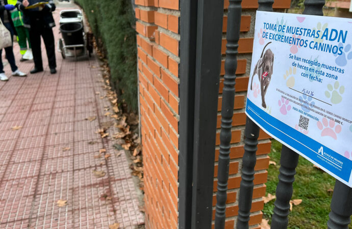 No recoger heces caninas de la calle en Alcalá puede conllevar sanciones de entre 300 y 3.000 euros