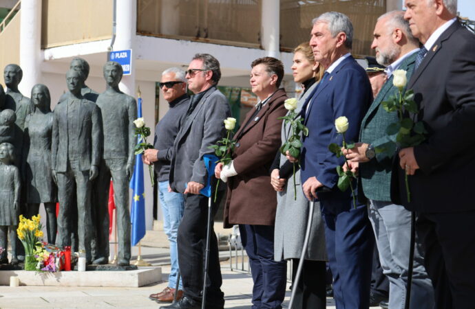 11M / Alcalá recuerda y rinde honores a las víctimas del 11M en el aniversario del atentado