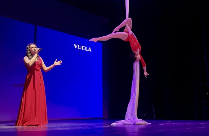 El espectáculo Mujeres con arte repetirá en el Teatro Salón Cervantes de Alcalá el 10 de abril