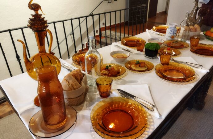 Este domingo, 3 de mayo, último día para degustar los sabores de la serie «Cuéntame» de TVE en el Parador de Alcalá de Henares