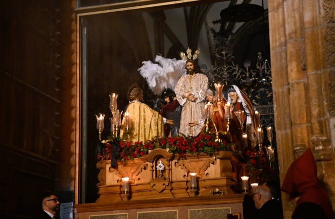 El Viernes de Dolores acogió la primera procesión de la Semana Santa de Alcalá 2026