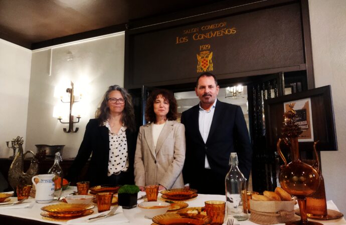 Presentada en el Parador de Alcalá la experiencia gastronómica ‘La mesa de los Alcántara’, inspirada en la serie Cuéntame