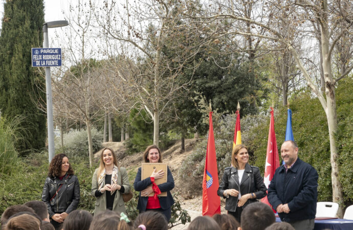 Acto de adopción del parque Félix Rodríguez de la Fuente en Alcalá por parte de los alumnos del Colegio de Infantil y Primaria Mozart