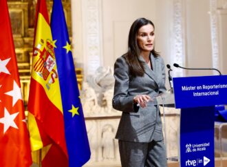 La Reina Letizia «imparte una master class de periodismo» en la Universidad de Alcalá