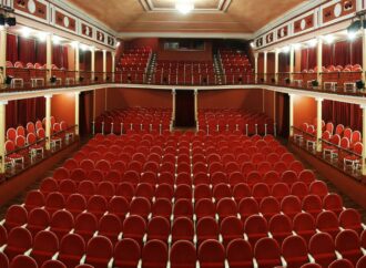 Jornada de puertas abiertas en el Teatro Cervantes de Alcalá con motivo del Día Internacional del Teatro