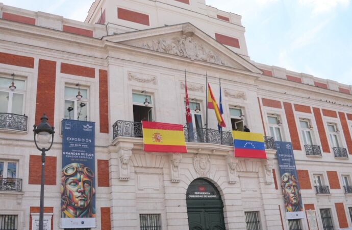 Alcalá, presente en los actos de la Puerta del Sol, junto a la líder venezolana María Corina Machado