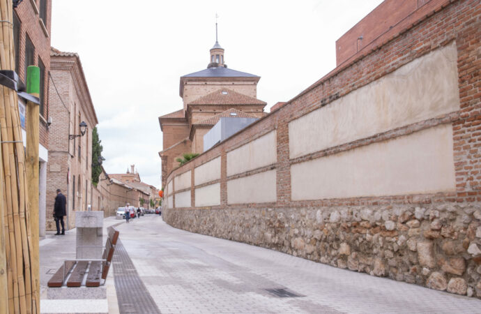 Finalizan en Alcalá los trabajos en la calle Arcipreste de Hita, transformada en una vía de plataforma única