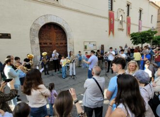 El Conservatorio Profesional de Música de Alcalá de Henares volvió a salir, literalmente, a la calle