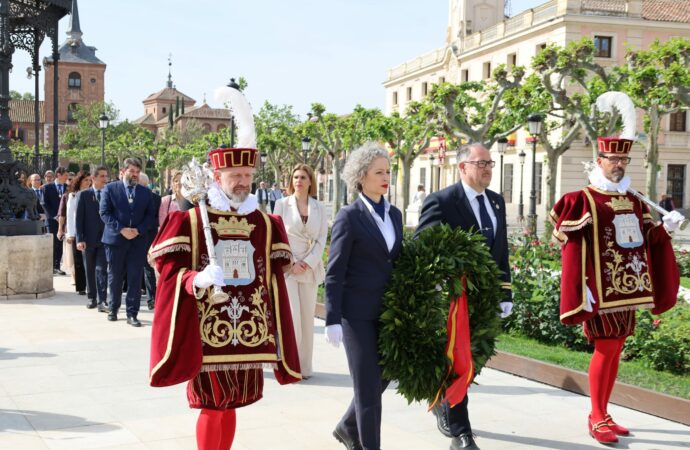 Alcalá volvió a homenajear este 23 de abril a su hijo más ilustre, Miguel de Cervantes