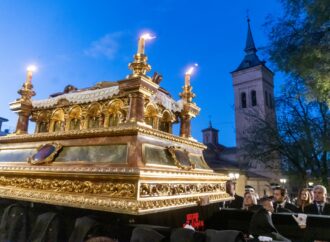 Miles de fieles arroparon en Guadalajara la Procesión del Silencio en una noche de solemnidad