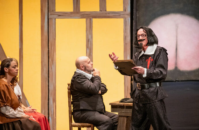 Mucho teatro este fin de semana en la sala Margarita Xirgu de Alcalá: Quevedo con el TIA y la Compañía AMA con «Ya es la hora»