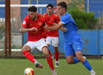 Fútbol. Vivar Dorado termina su tesis doctoral con olor a fase de ascenso (RSD Alcalá  3-0  Rayo Vallecano B)