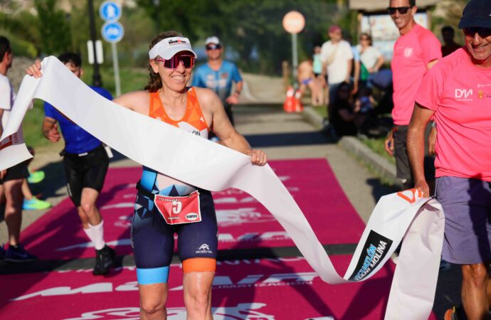Pareja recuperó con éxito su triatlón conviertiendo el Azud en escenario de una gran jornada deportiva
