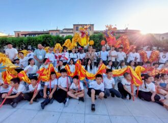 Alcalá acogió las Jornadas de Diversidad Cultural con representantes de China, Ucrania, Rumanía, Perú…
