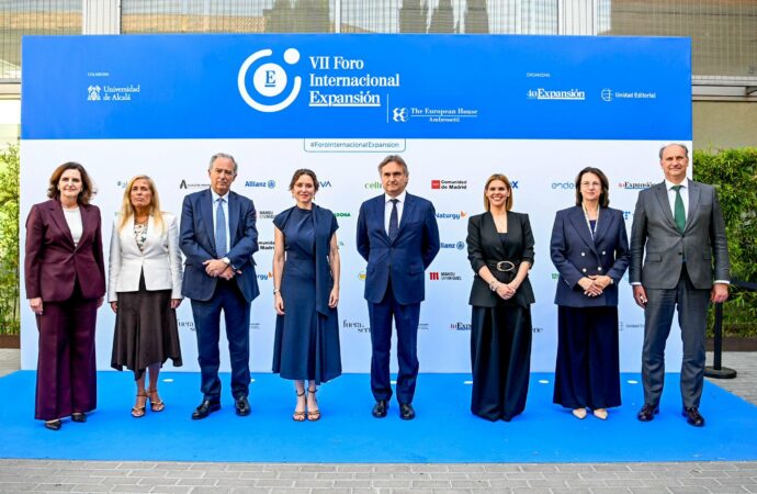 La presidenta Ayuso, presente en Alcalá en el VII Foro Internacional de Expansión celebrado en el Parador