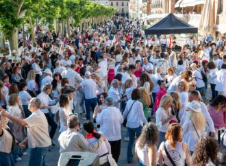 Noche en Blanco de Alcalá: más de 64.000 personas recorrieron las calles del centro histórico