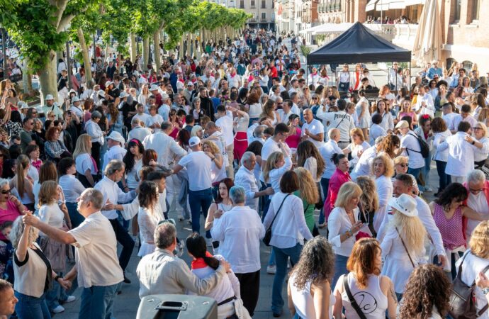 Noche en Blanco de Alcalá: más de 64.000 personas recorrieron las calles del centro histórico