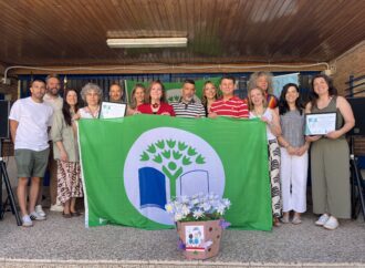 El CEIP Infanta Catalina de Alcalá acogió el acto de entrega de diplomas y Banderas Verdes de los centros Ecoescuela 