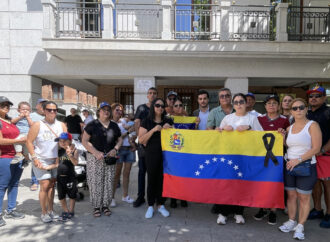 Terremotos de Venezuela / Minuto de silencio frente a los Ayuntamientos del Corredor del Henares para recordar a las víctimas