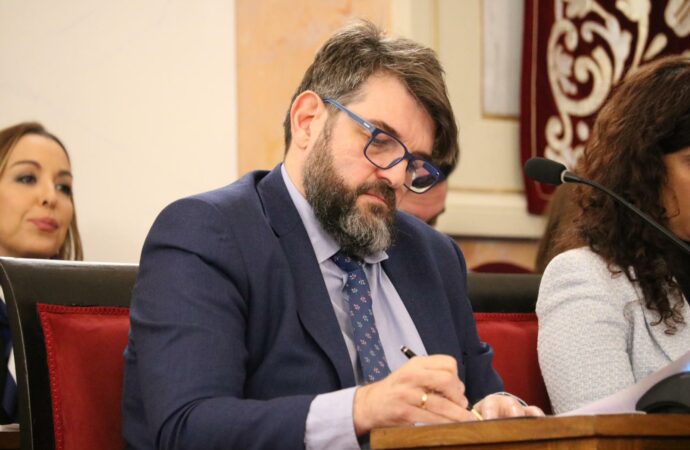 VOX votará en contra de la modificación presupuestaria de 68 millones de euros presentada por su socio de gobierno (PP) en Alcalá